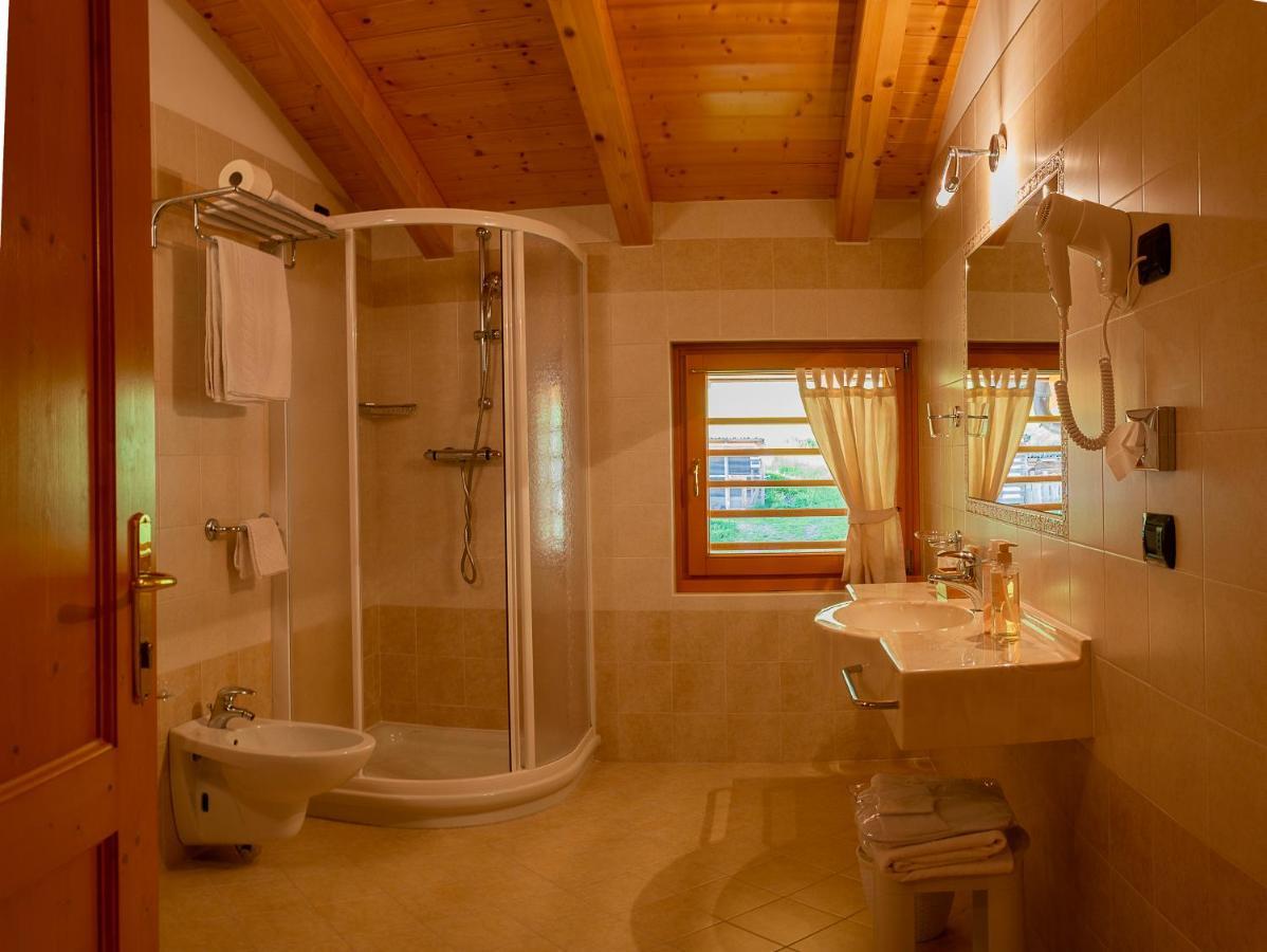 Hotel Garni Sant'Antonio Con Spa Madonna di Campiglio Bagian luar foto