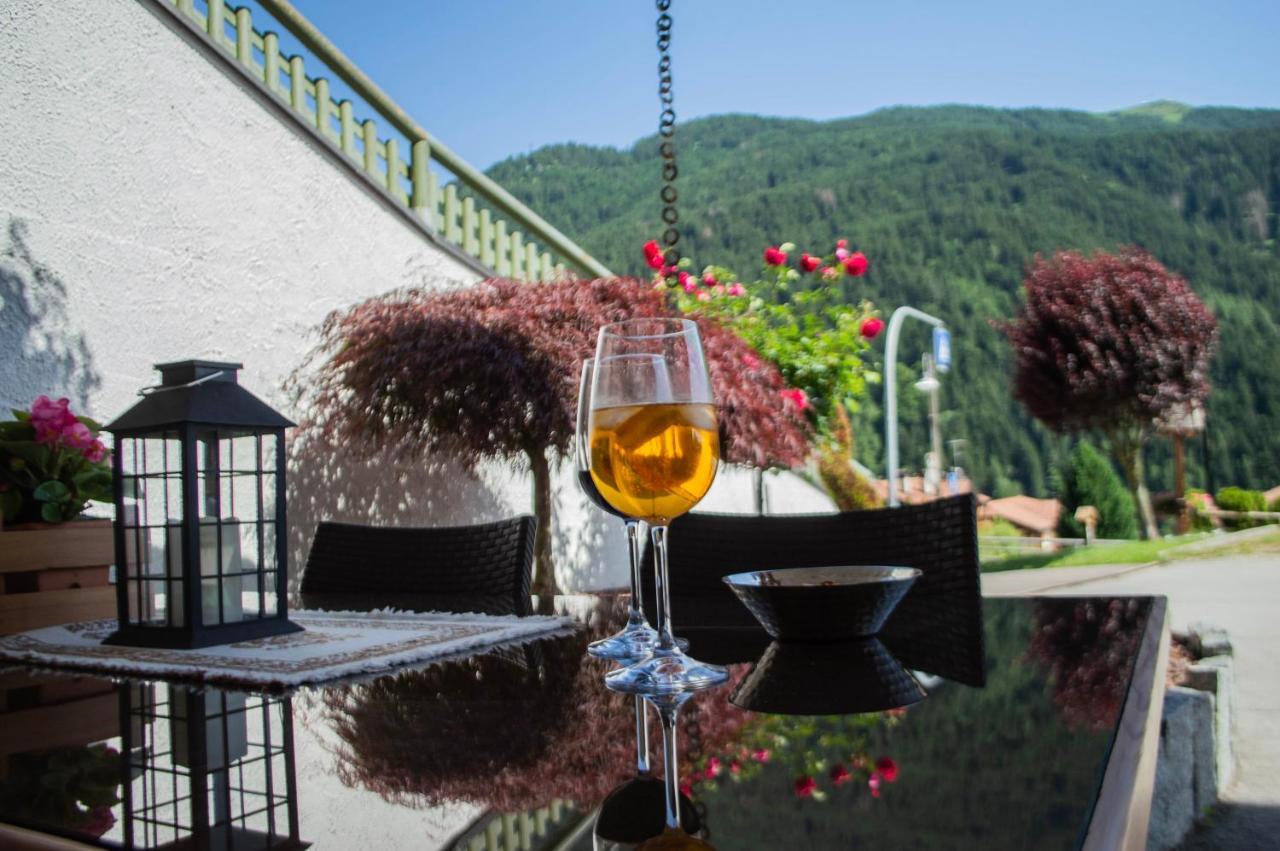 Hotel Garni Sant'Antonio Con Spa Madonna di Campiglio Bagian luar foto