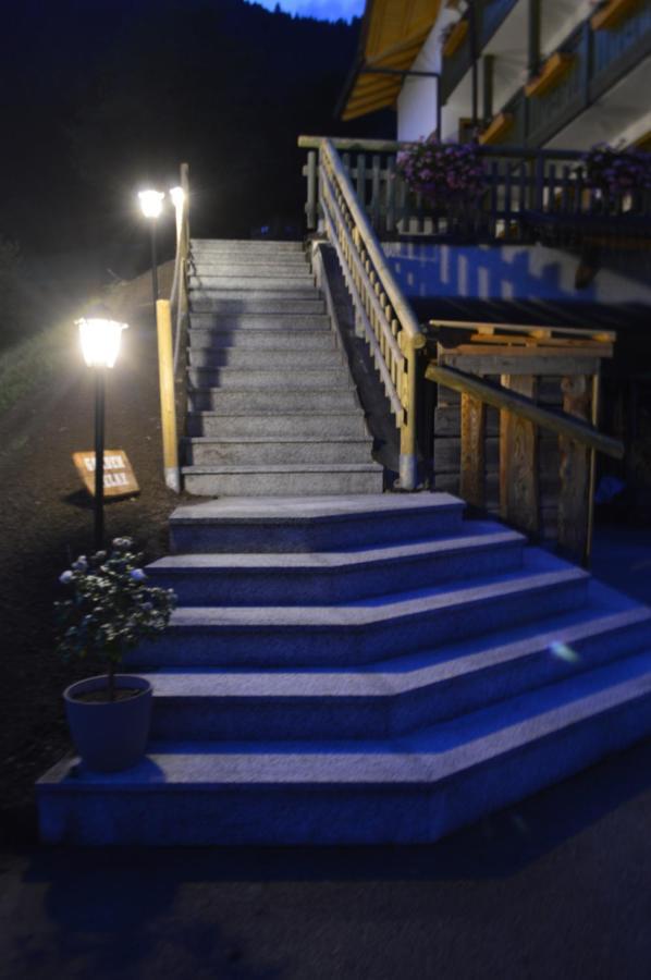 Hotel Garni Sant'Antonio Con Spa Madonna di Campiglio Bagian luar foto