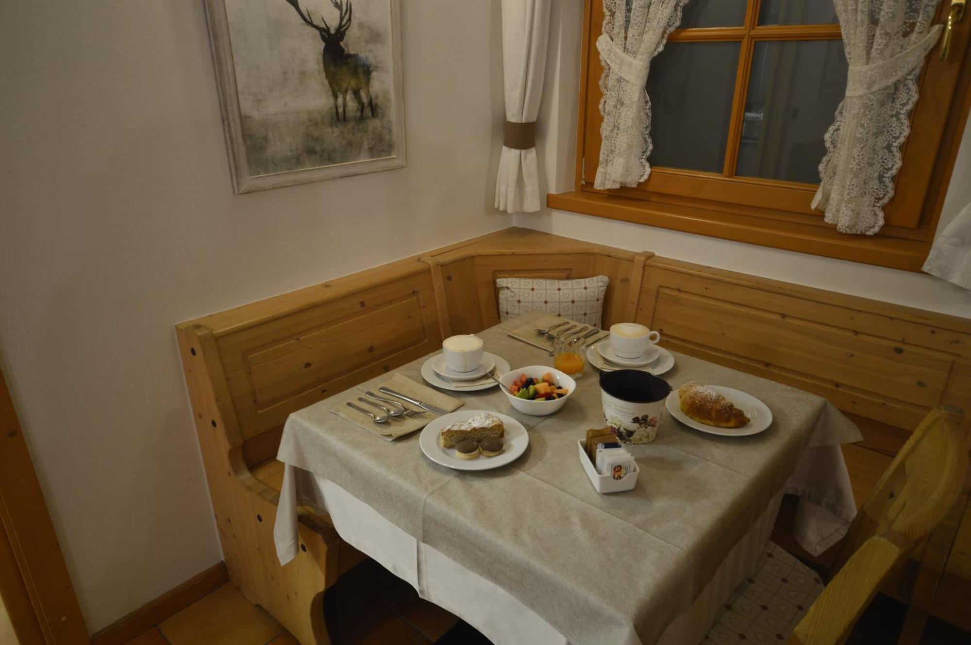 Hotel Garni Sant'Antonio Con Spa Madonna di Campiglio Bagian luar foto