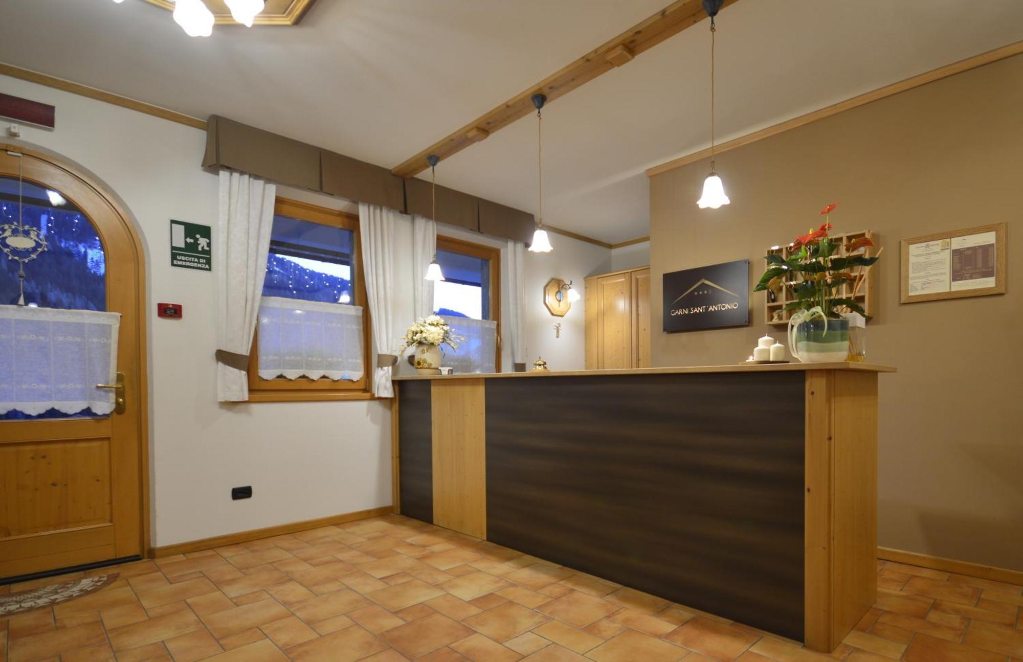 Hotel Garni Sant'Antonio Con Spa Madonna di Campiglio Bagian luar foto