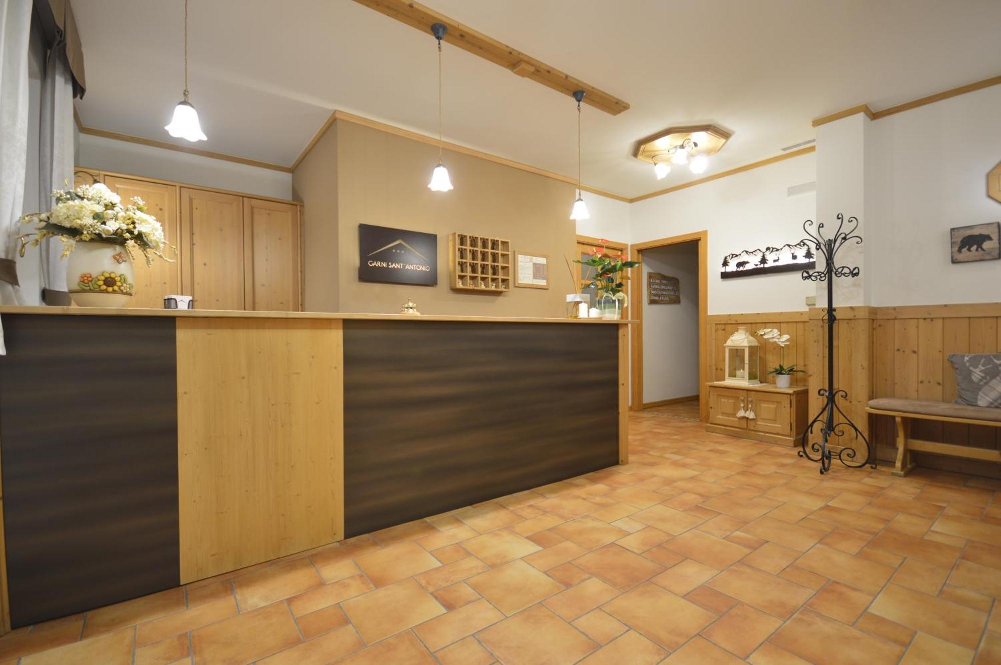 Hotel Garni Sant'Antonio Con Spa Madonna di Campiglio Bagian luar foto