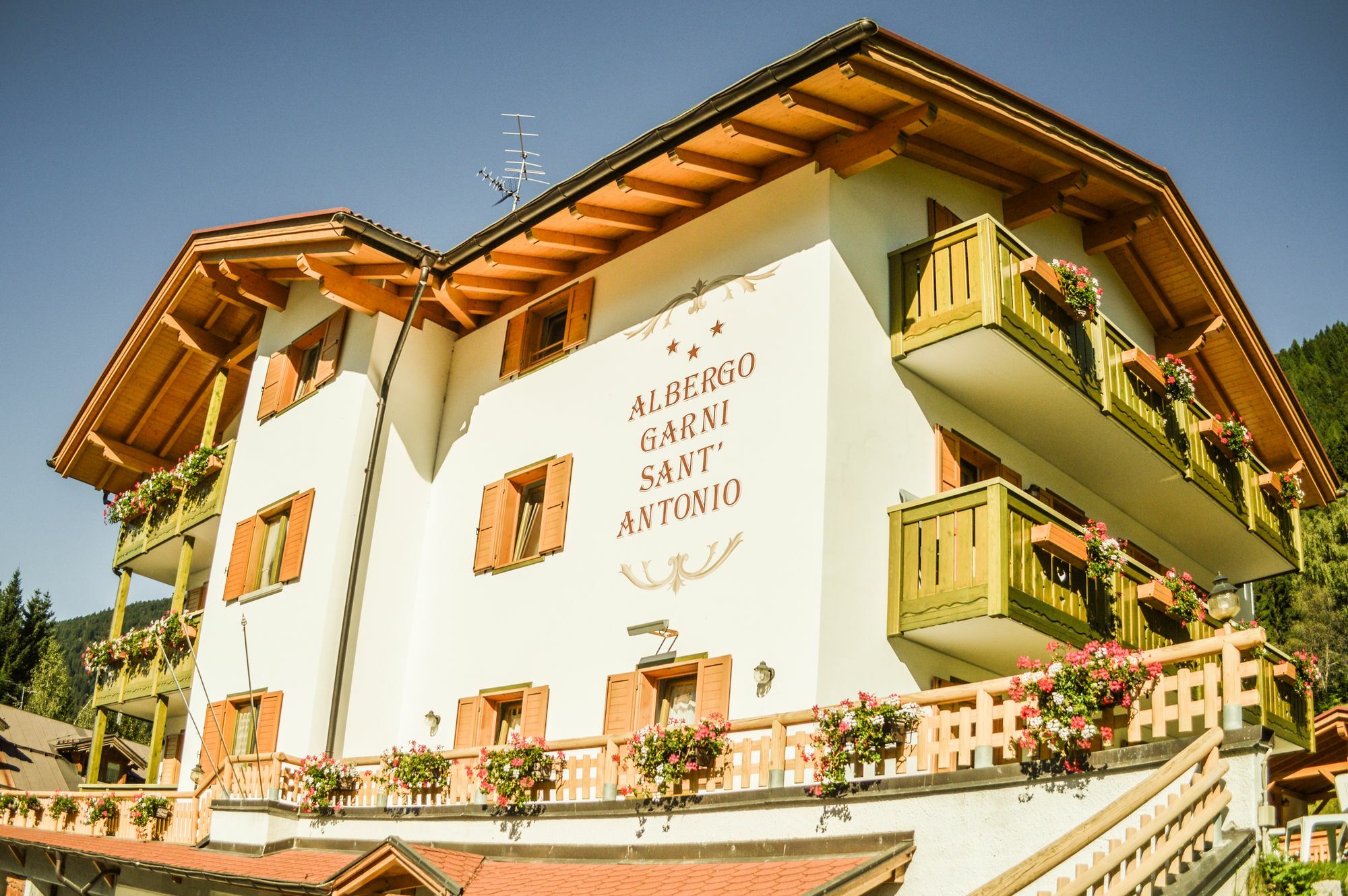 Hotel Garni Sant'Antonio Con Spa Madonna di Campiglio Bagian luar foto